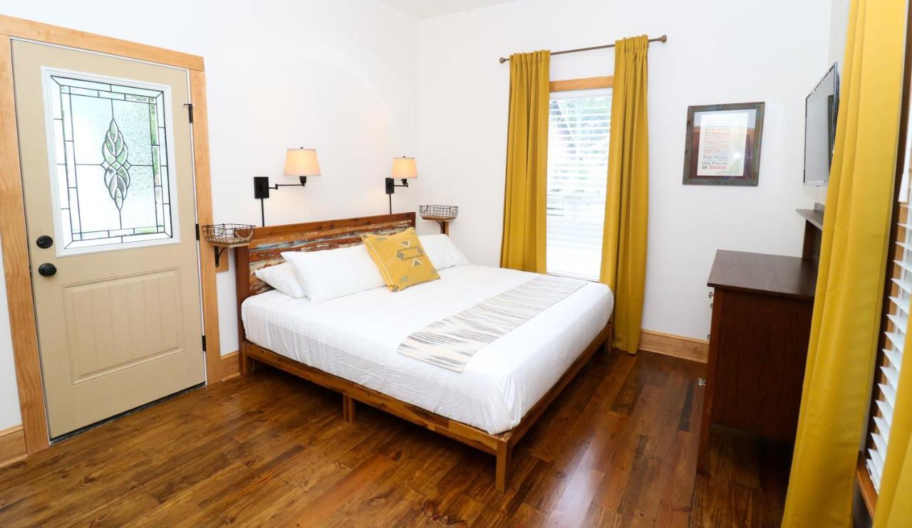 Sweetwater Branch Inn เกนส์วิลล์ ภายนอก รูปภาพ