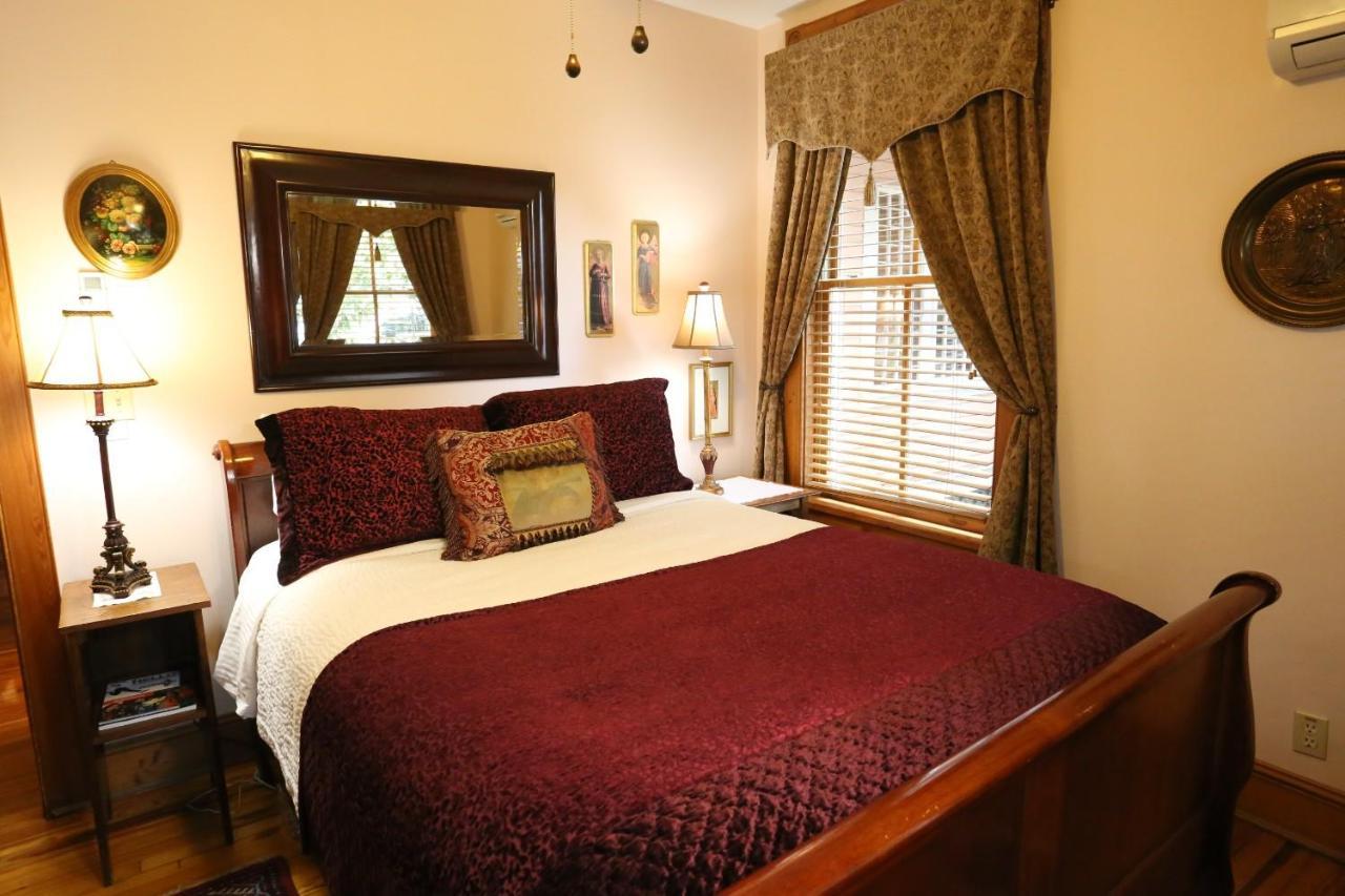 Sweetwater Branch Inn เกนส์วิลล์ ห้อง รูปภาพ